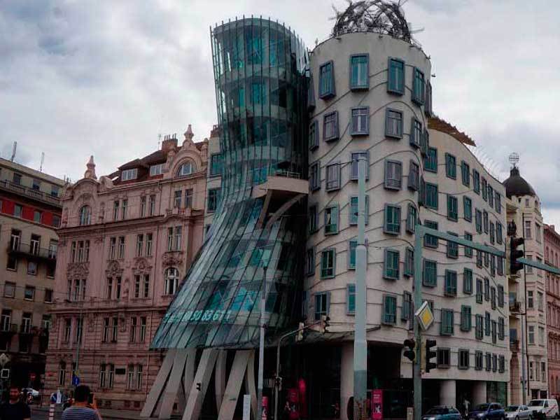 Lugar Dancing House