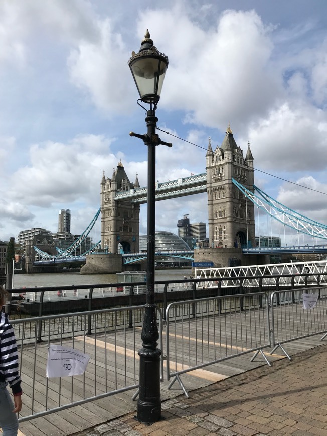 Place Tower Bridge