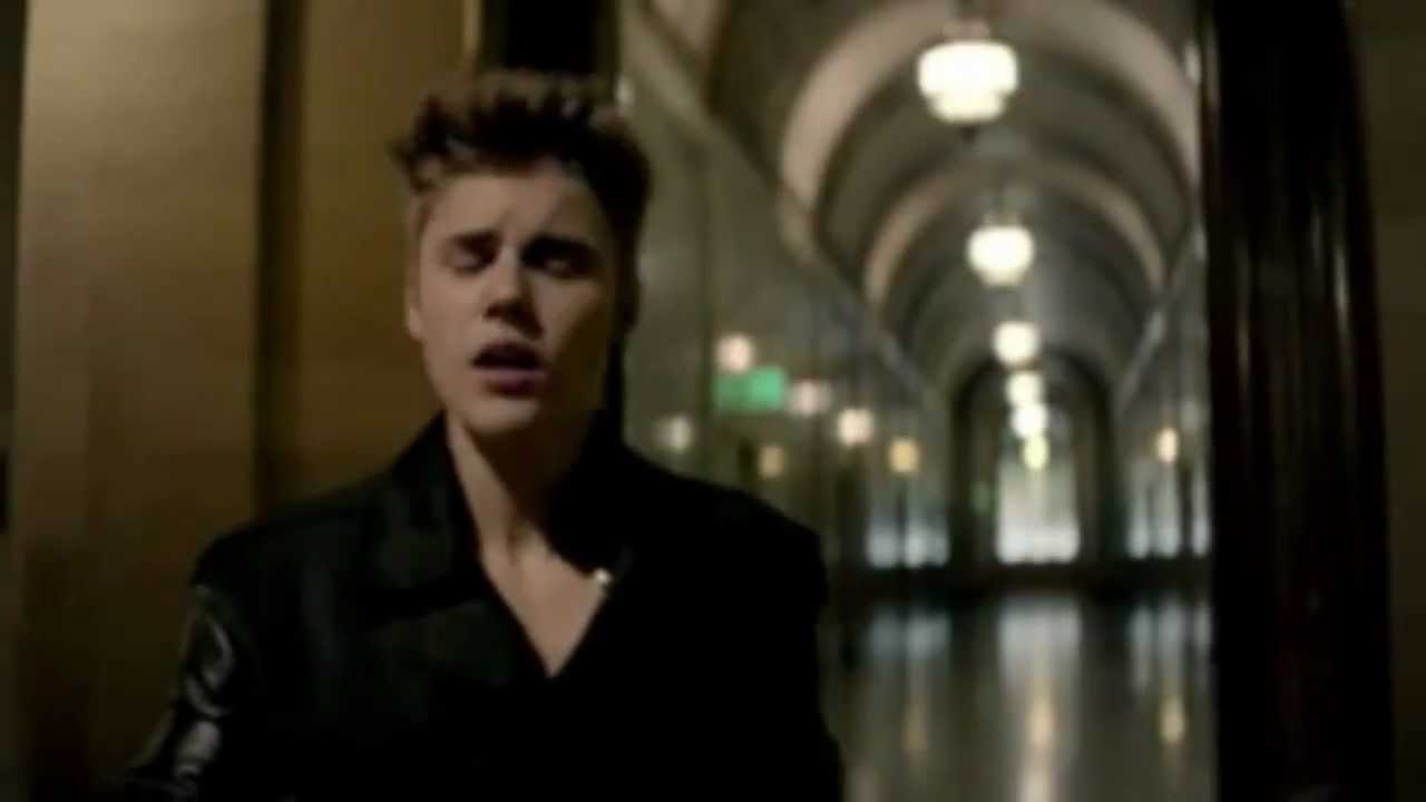 Canción As Long As You Love Me