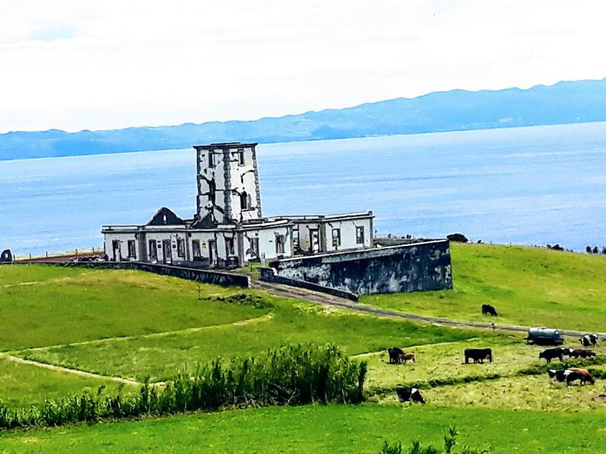 Lugar Farol da Ponta da Ribeirinha