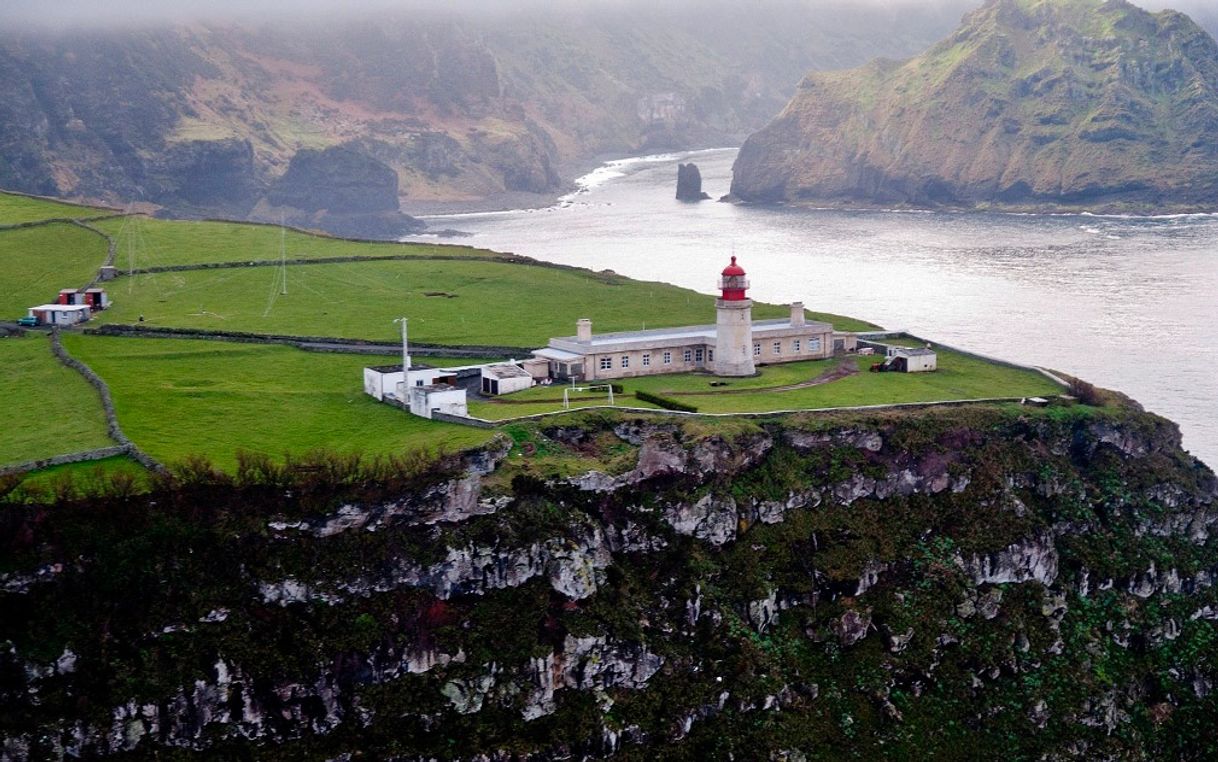 Place Farol de Albarnaz