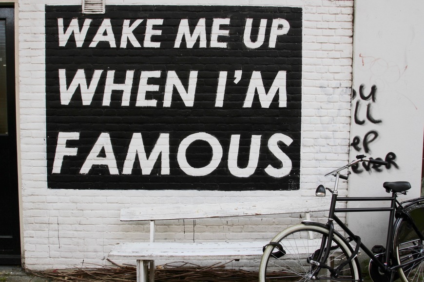 Lugar WAKE ME UP WHEN I'M FAMOUS Bench