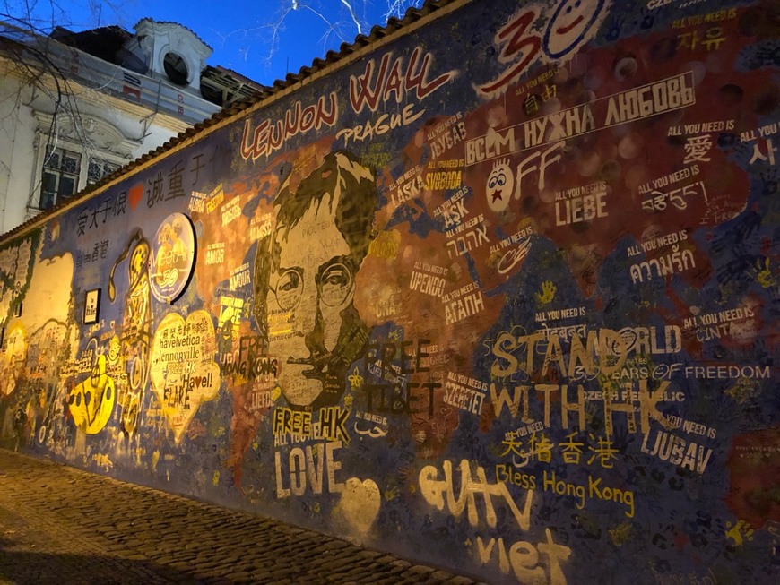 Lugar John Lennon Wall