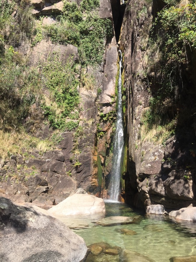 Lugar Cascata de Pincães