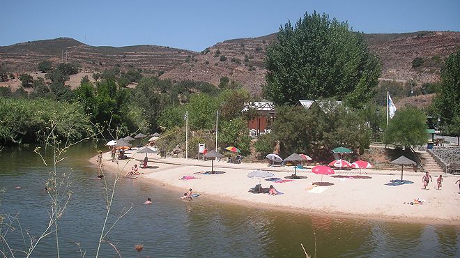 Place River Beach of Pego