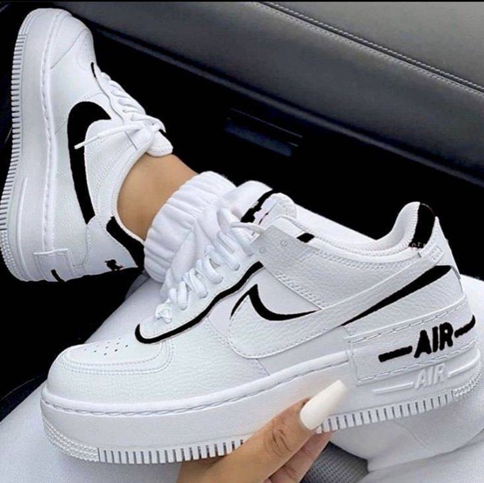 Fashion Tênis Nike diferente 💛