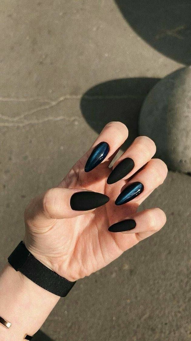 Moda Idéias de unhas🖤