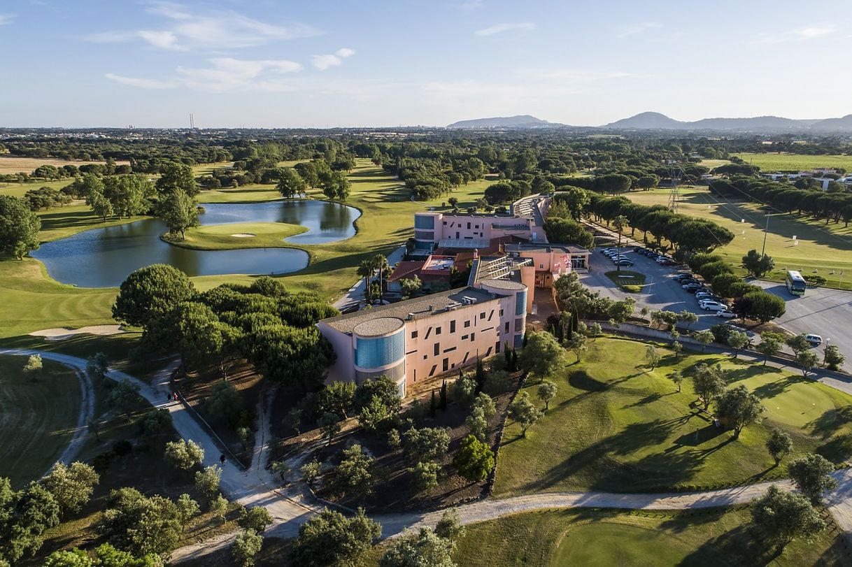 Place Montado Hotel & Golf Resort