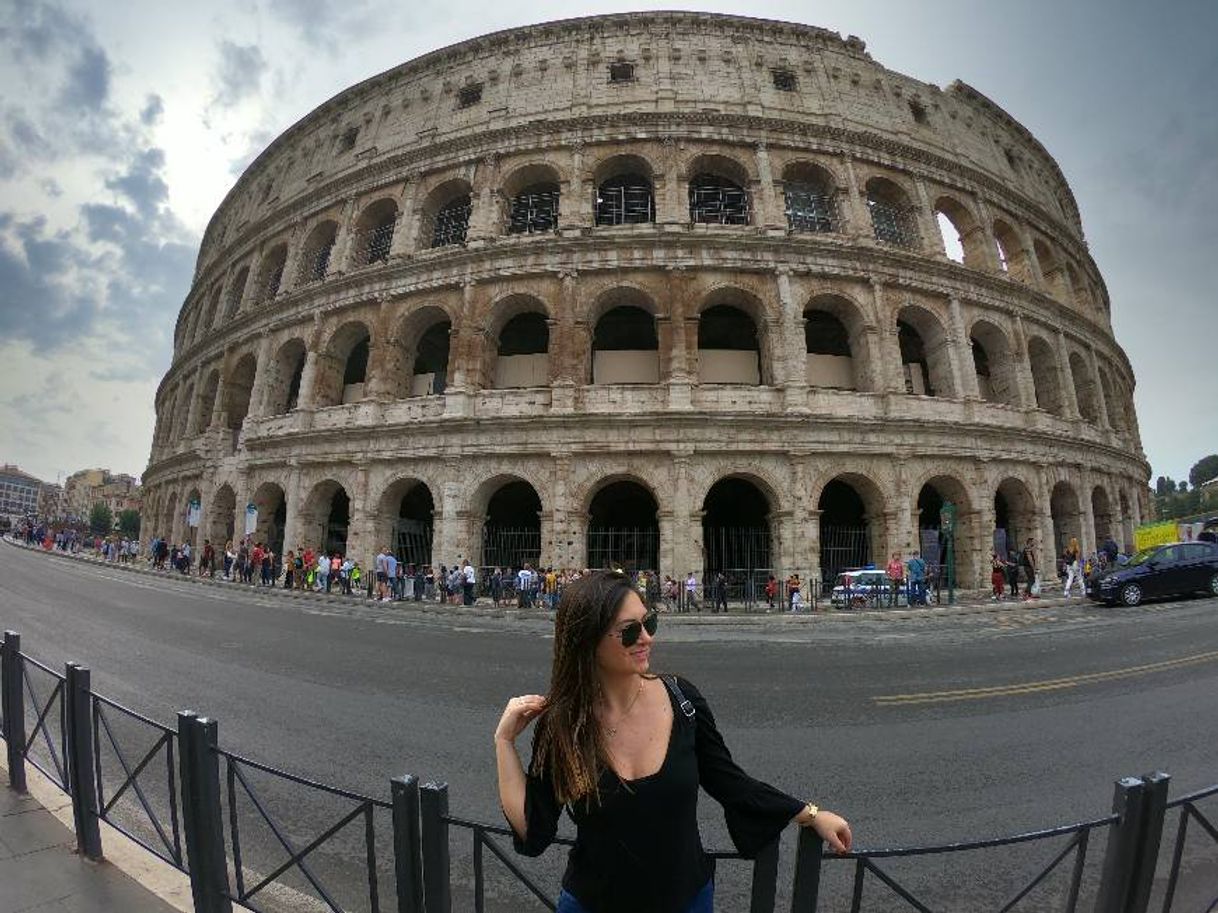 Lugar Coliseo de Roma