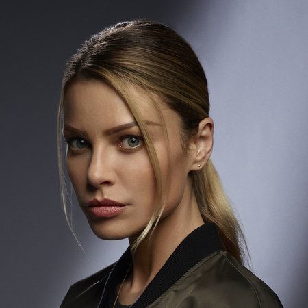 Social Lauren German