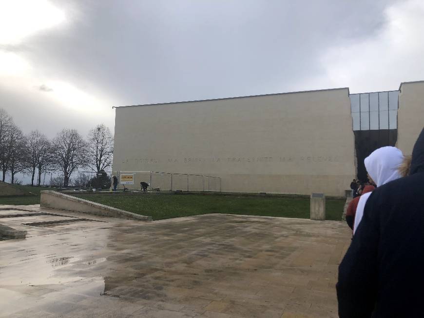 Places Memorial de Caen