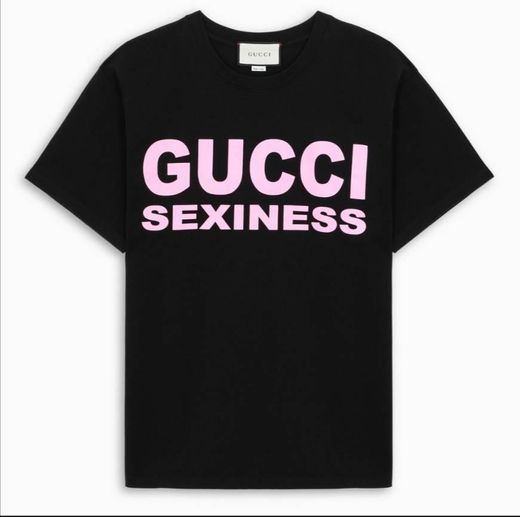 

T-shirt preta da sensualidade de Gucci

