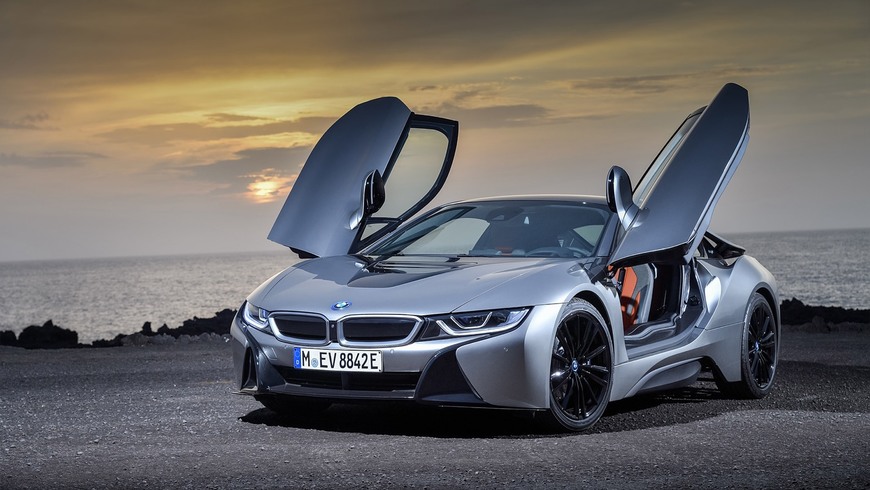 Social BMW I8