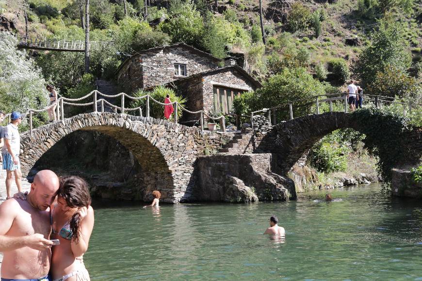 Lugar Praia Fluvial De Foz D'Égua