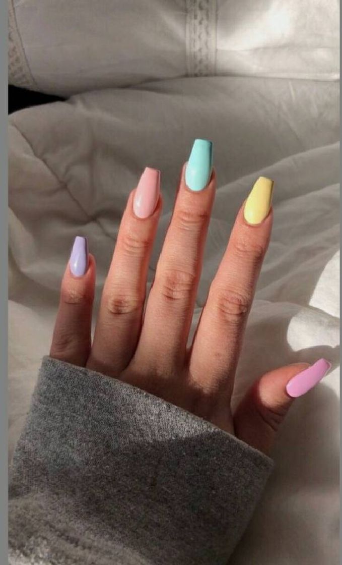 Moda Unhas coloridas pastéis