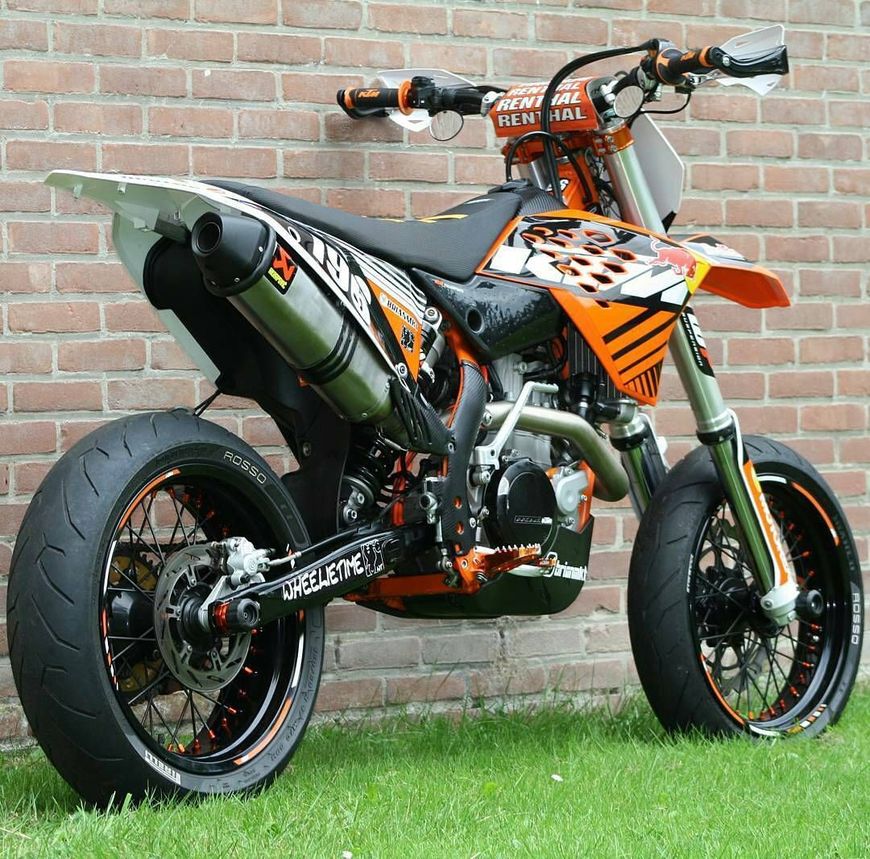 Social KTM supermotard