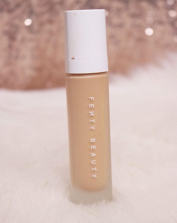 Social Base de maquillaje líquida Pro Filt'R de la marca FENTY BEAUTY by