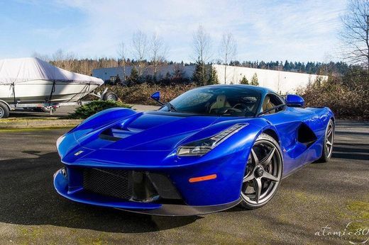 Social Ferreira LaFerrari