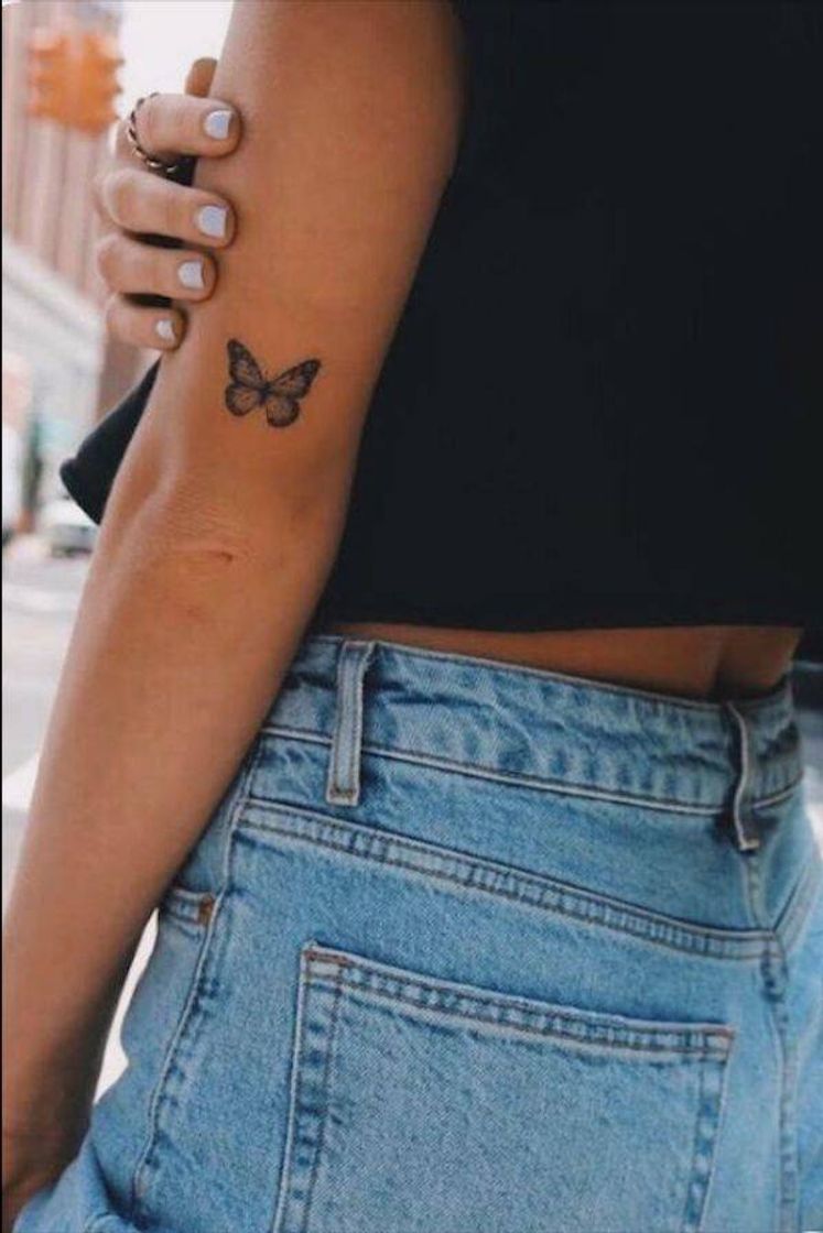 Moda tatuagem de borboleta 