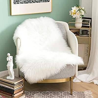 Fluffy white rug 