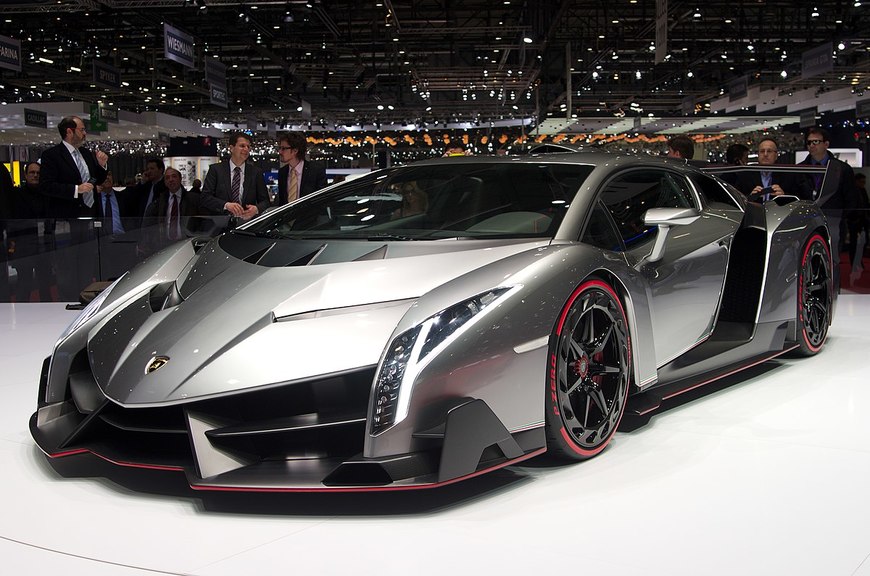 Social Lamborghini Veneno