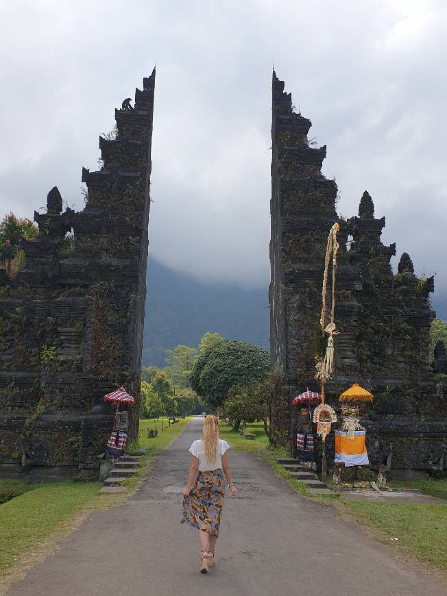 Places Handara iconic gate