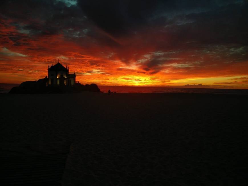 Place Senhor da Pedra beach