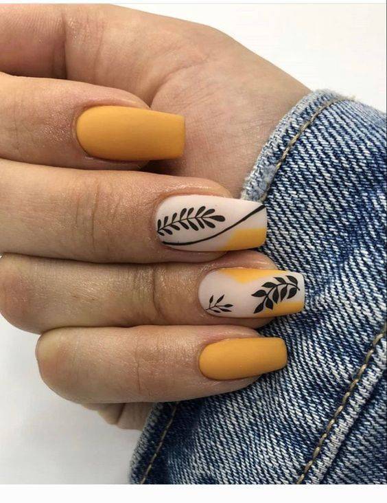 Moda Nails