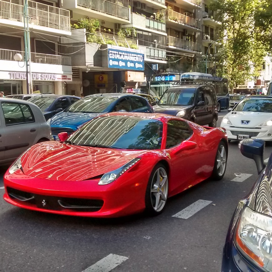 Lugar Ferrari