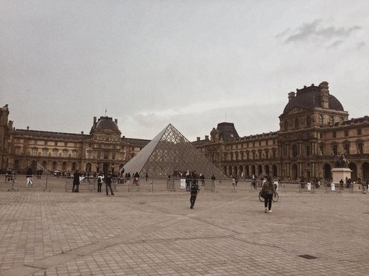 Museo del Louvre