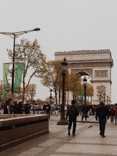 Rue de l'Arc de Triomphe