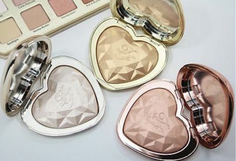 Product Too faced highlighter « love light » 