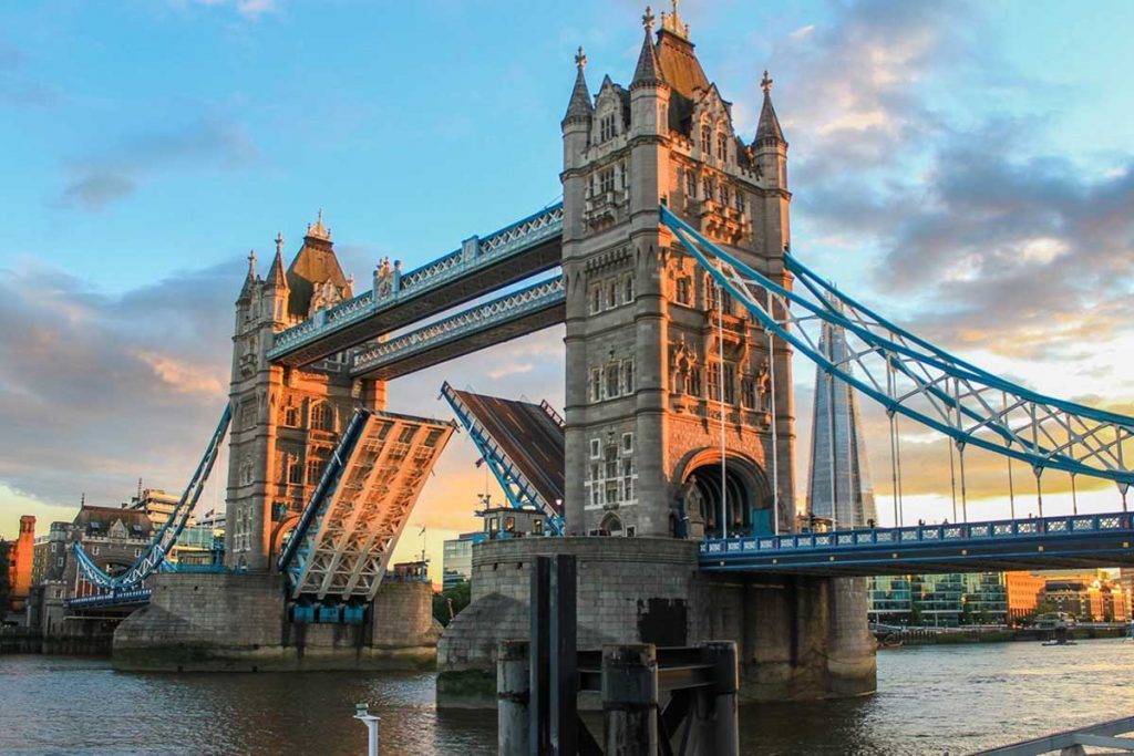 Place Tower Bridge