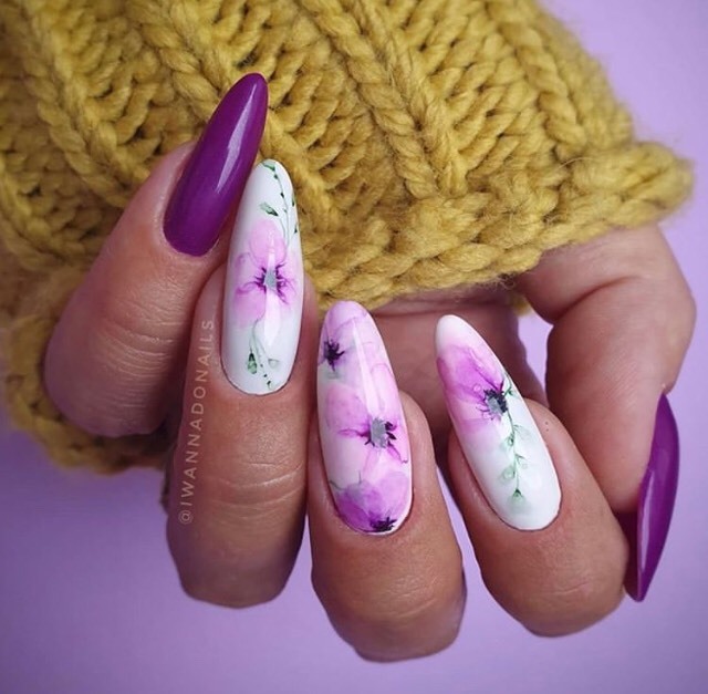 Moda Floral Nails 