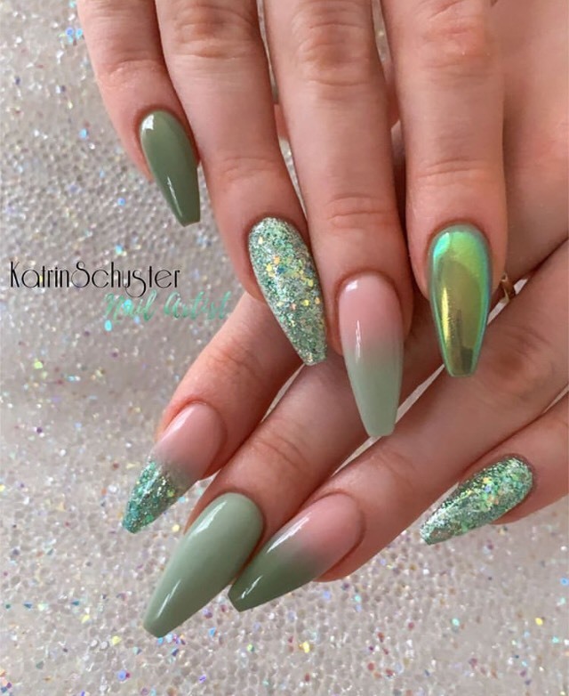 Moda Green Nails 