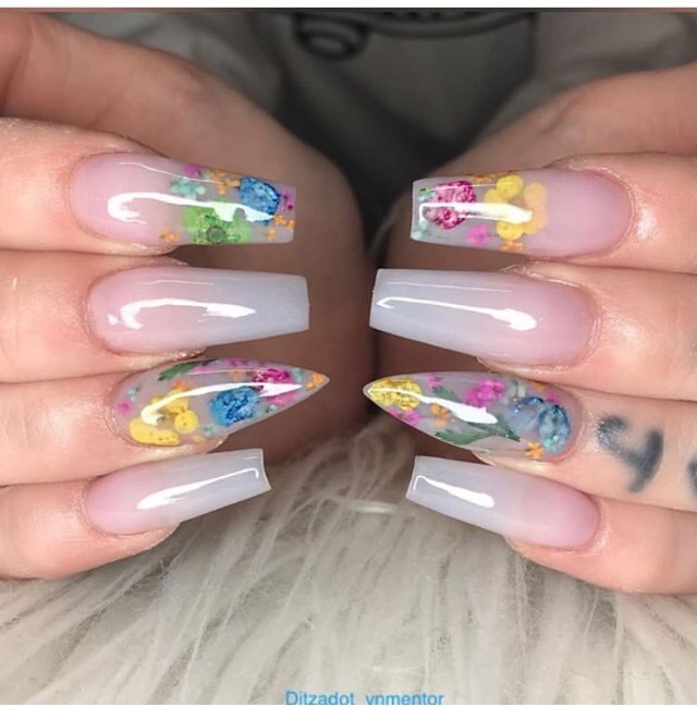 Moda Floral Nails 