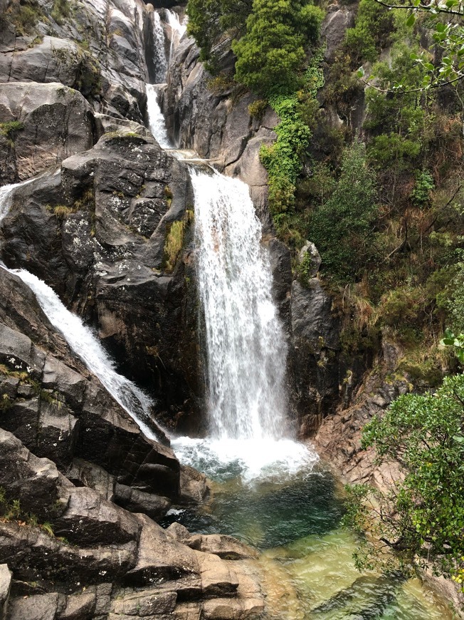 Lugar Cascata do Arado