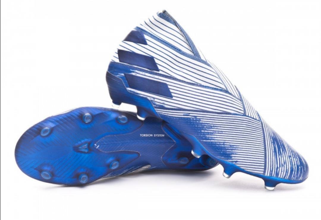 Social Adidas Nemeziz 19