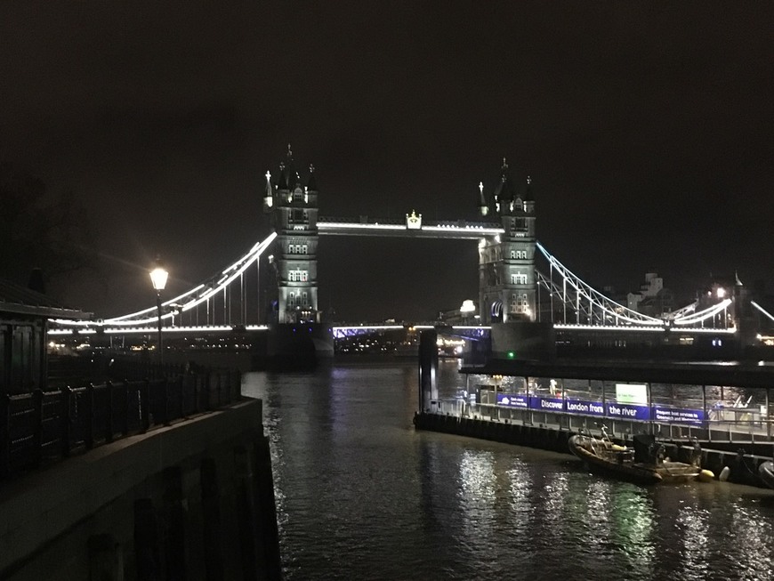 Place Tower Bridge