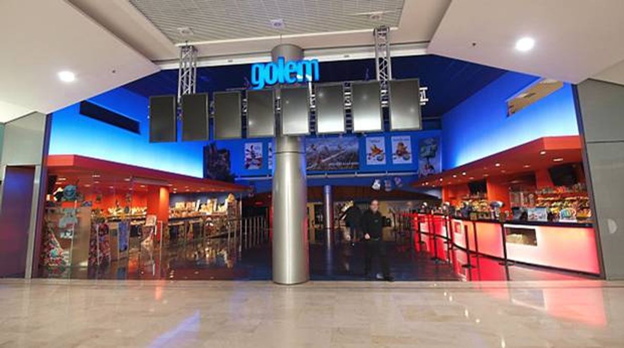 Social Cartelera golem la morea