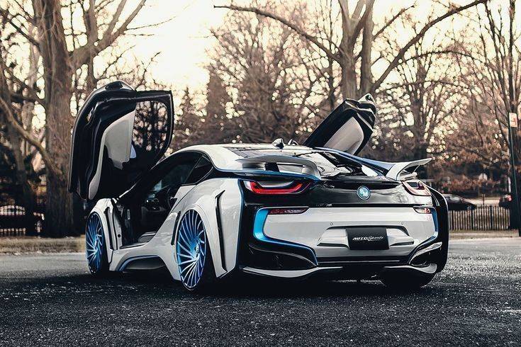 Social BMW i8