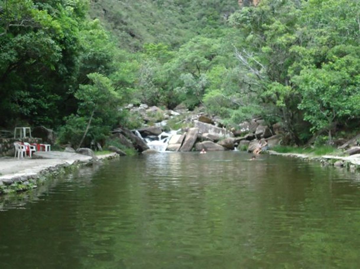 Lugar Camping Piscina Natural