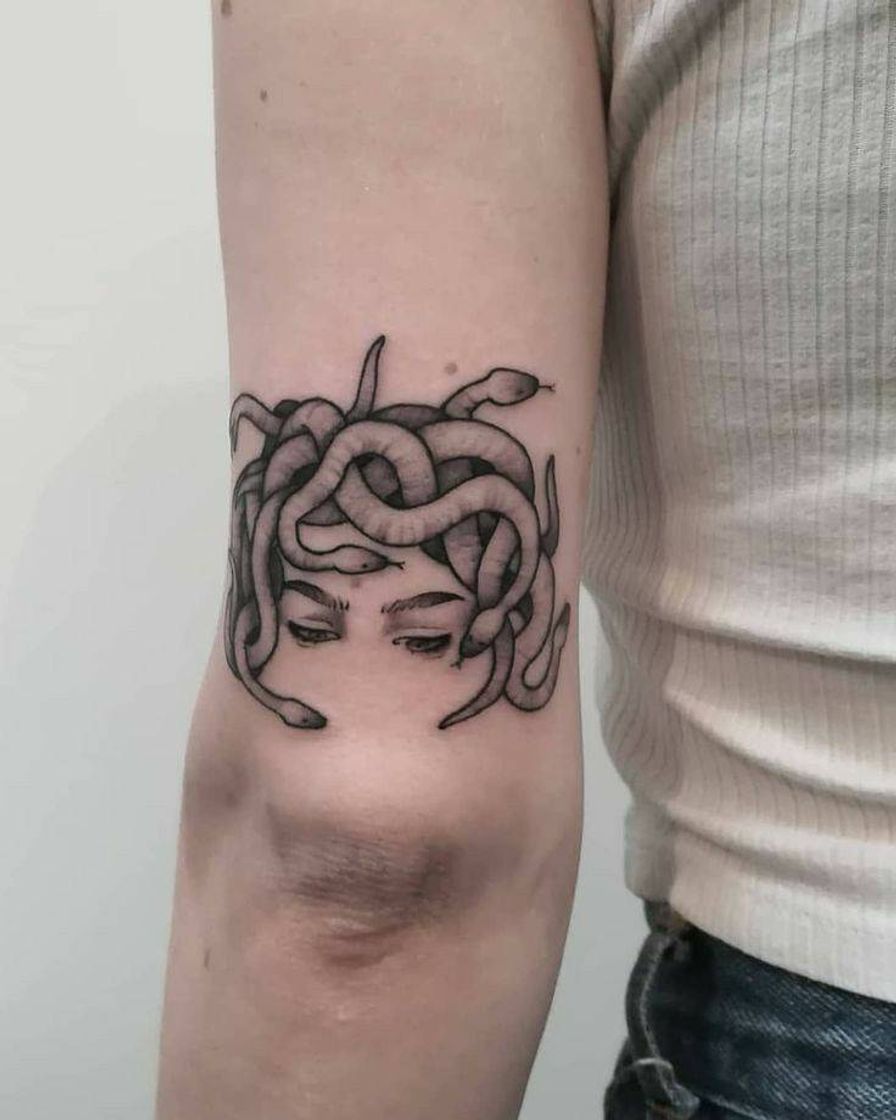 Moda Tatuaje de Medusa en el brazo