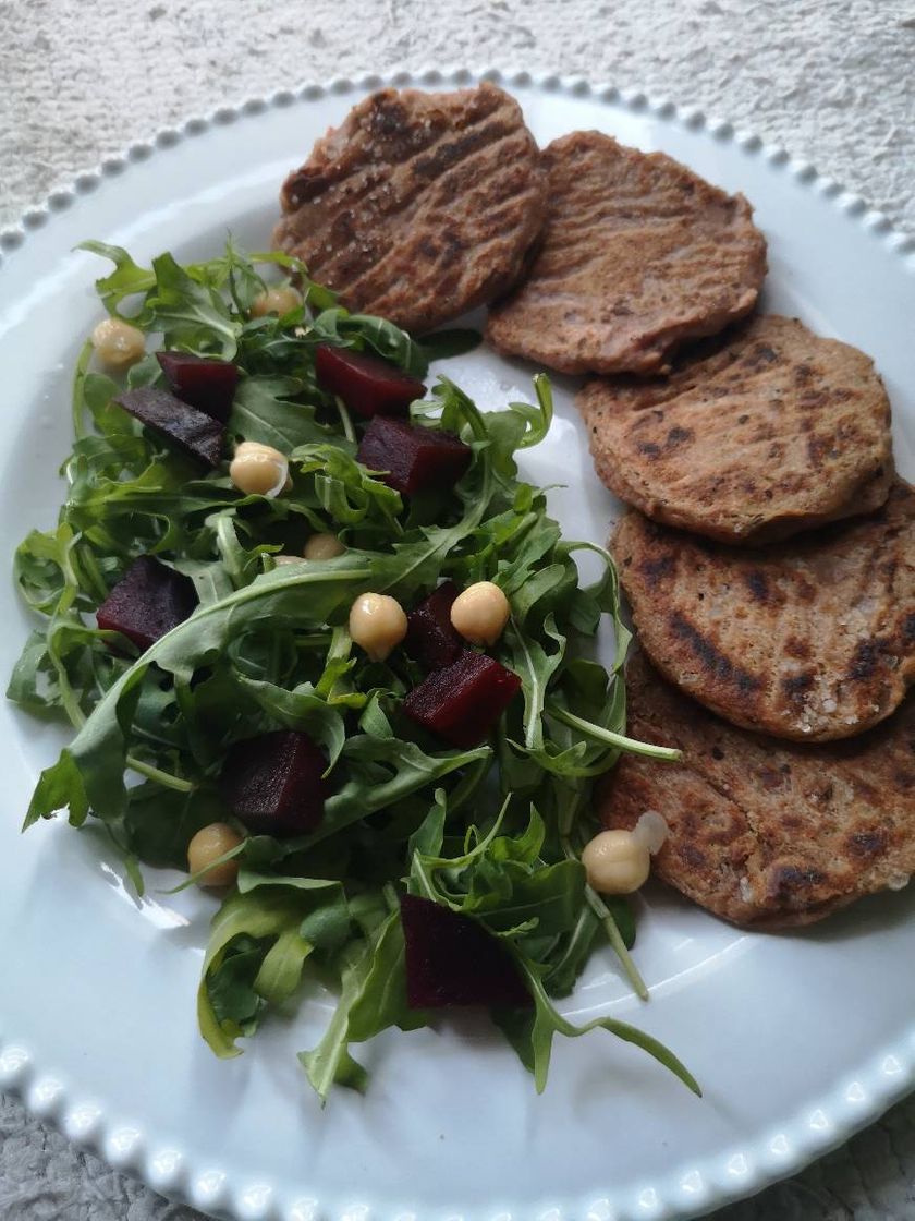 Hamburguers de Grão e Beterraba