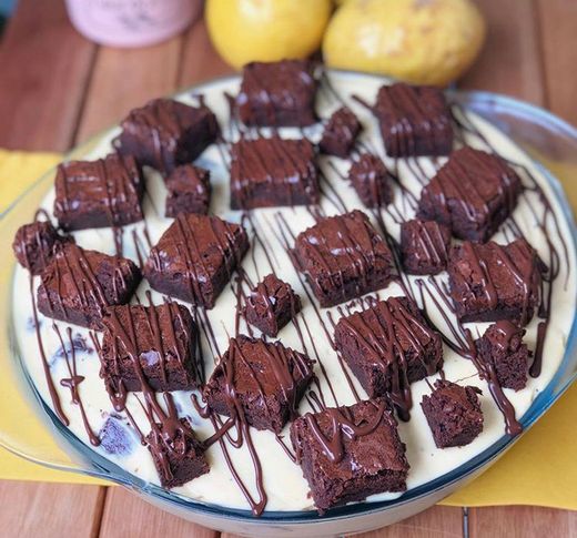 Mousse de maracujá com brownie