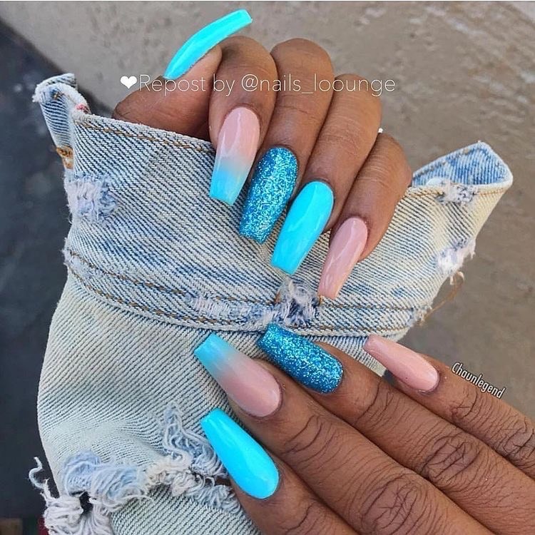 Moda nails blue pink 