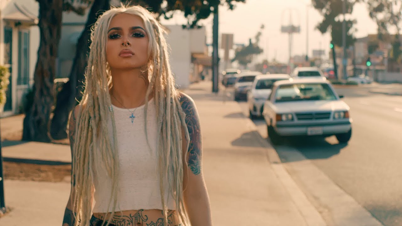 Fashion Zhavia - 17 (Official Video) - YouTube