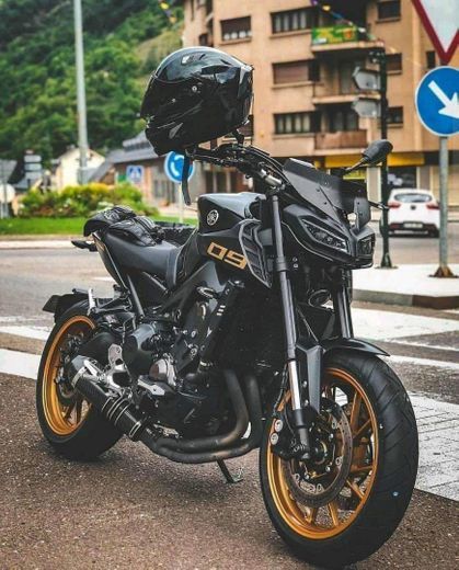Social Yamaha MT-09