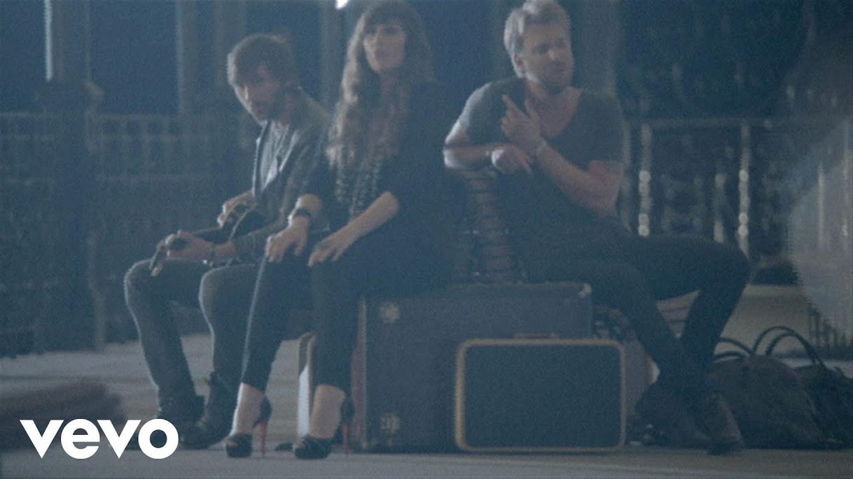 Social Lady Antebellum - Just A Kiss - YouTube