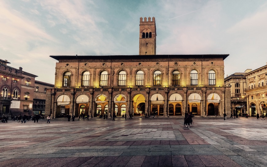 Place Piazza Maggiore